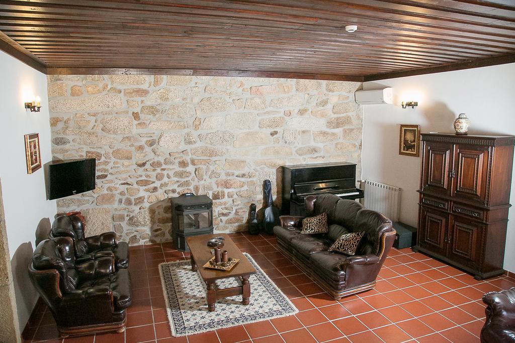 Solar Dos Almeidas - Turismo De Habitacao Bed & Breakfast ทรานโคโซ ภายนอก รูปภาพ