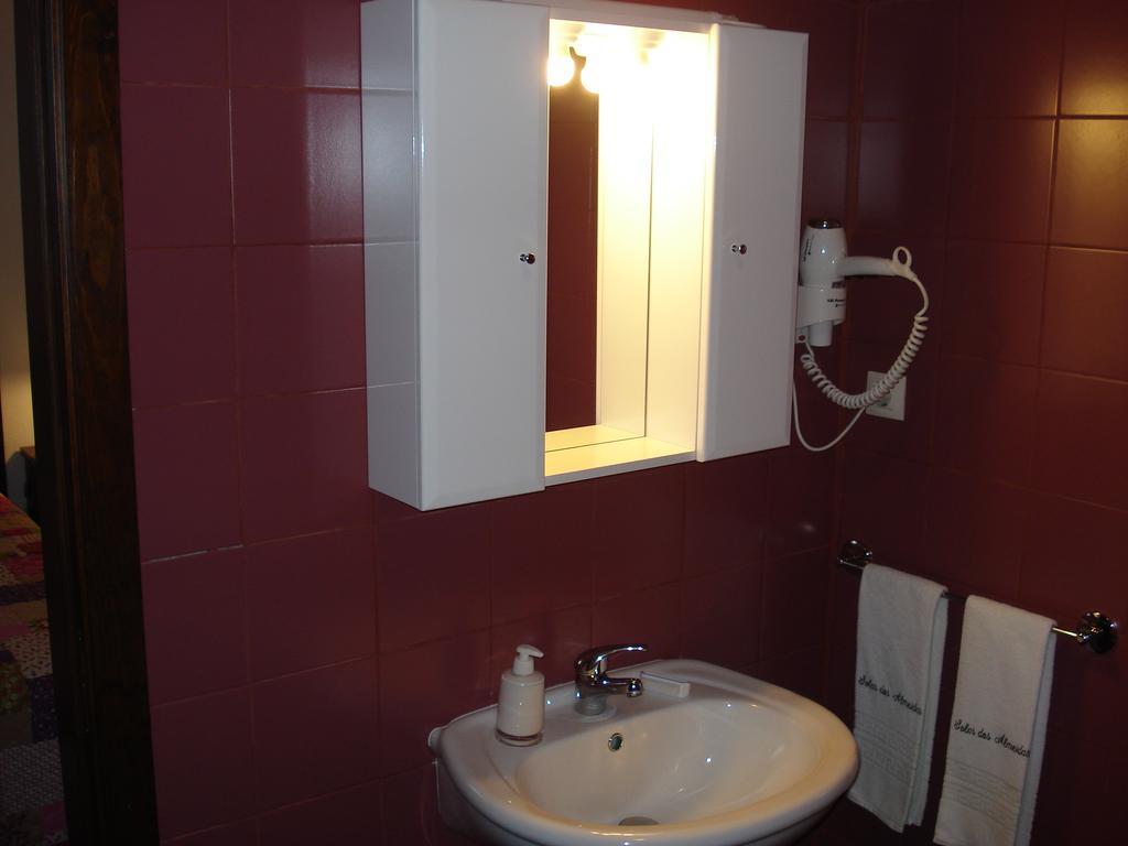 Solar Dos Almeidas - Turismo De Habitacao Bed & Breakfast ทรานโคโซ ภายนอก รูปภาพ