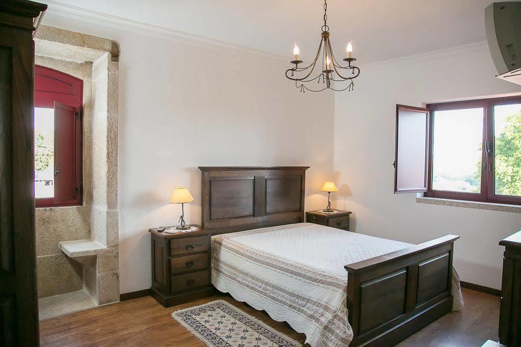 Solar Dos Almeidas - Turismo De Habitacao Bed & Breakfast ทรานโคโซ ภายนอก รูปภาพ